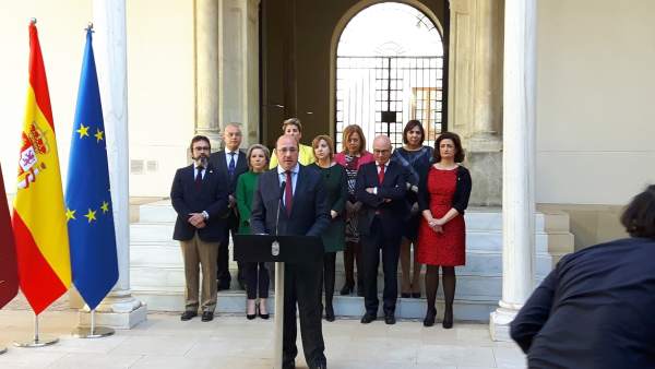 Pedro Antonio Sánchez y sus consejeros (Pagán a mano derecha) Pedro Antonio Sánchez y sus consejeros (Pagán a mano derecha)