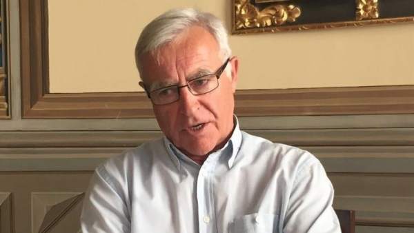 Ribó manté el 10 d'abril per a iniciar la prohibició d'aparcar en el carril bus Ribó manté el 10 d'abril per a iniciar la prohibició d'aparcar en el carril bus