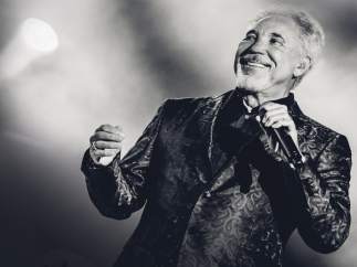 El cantante Tom Jones
