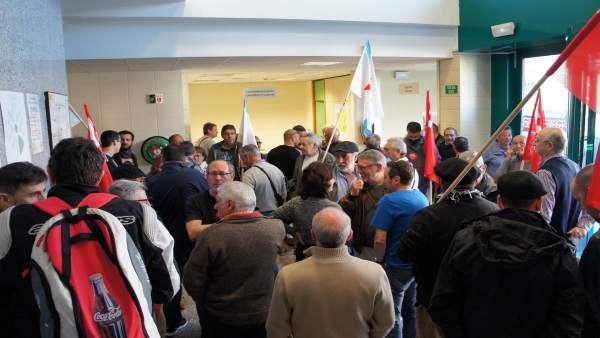 Pensionistas ocuparon las oficinas de la Seguridad Social en Vigo Pensionistas ocuparon las oficinas de la Seguridad Social en Vigo