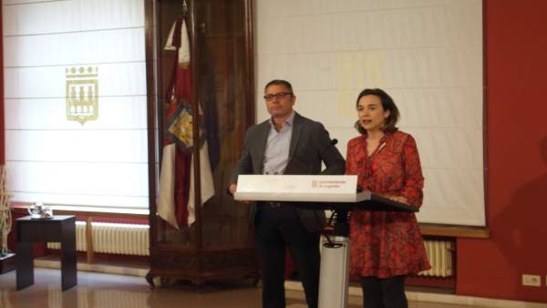 Gamarra, junto a Sáez Rojo, en la rueda de prensa Gamarra, junto a Sáez Rojo, en la rueda de prensa