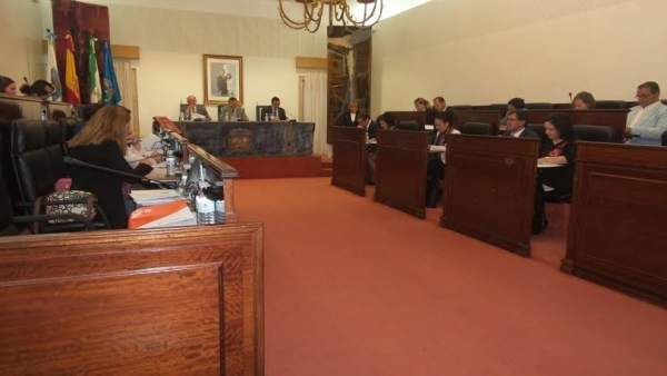 Pleno de la Diputación de Huelva del mes de abril. Pleno de la Diputación de Huelva del mes de abril.