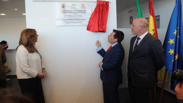 Díaz, Expósito y Ruiz inauguran la Estación de Autobuses de Peñarroya Díaz, Expósito y Ruiz inauguran la Estación de Autobuses de Peñarroya