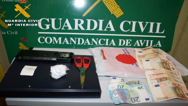 Ávila: Dinero Y Utensilios Intervenidos Al Matrimonio Detenido Ávila: Dinero Y Utensilios Intervenidos Al Matrimonio Detenido
