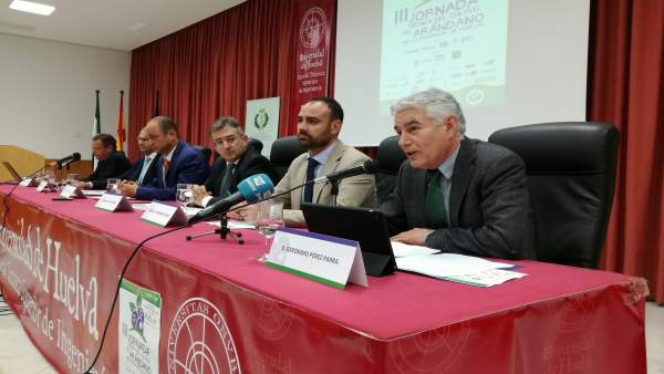 Nota, Foto Y Audio Junta (Jornada Arándanos) Nota, Foto Y Audio Junta (Jornada Arándanos)