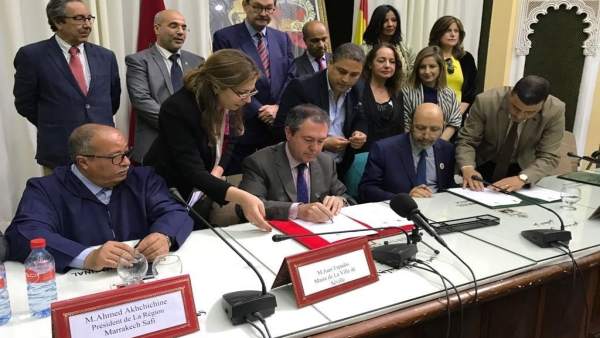 Firma en Marrakech. Firma en Marrakech.