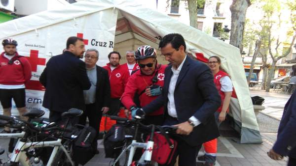 El alcalde en la carpa de primeros auxilios de Plaza de Trinidad El alcalde en la carpa de primeros auxilios de Plaza de Trinidad