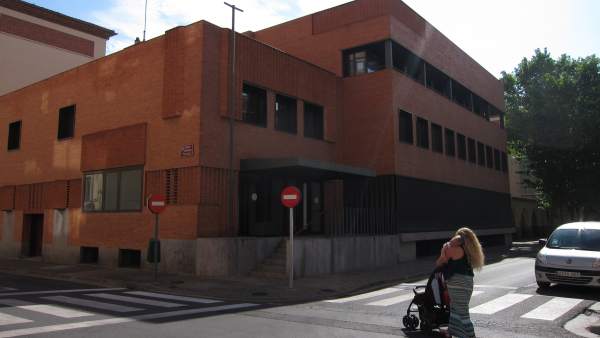 Antiguo colegio universitario, donde se ubicará la plataforma Antiguo colegio universitario, donde se ubicará la plataforma