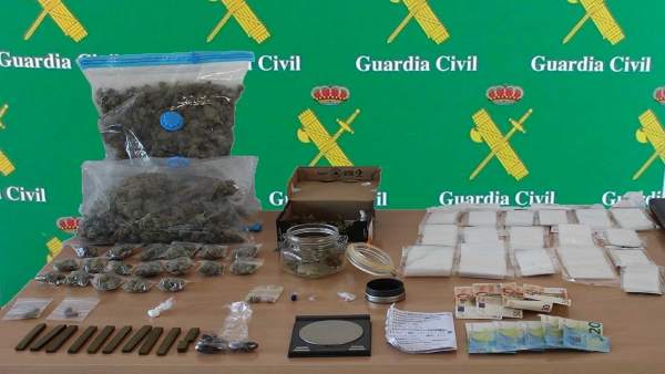 Desmantelar punto de venta de droga Desmantelar punto de venta de droga