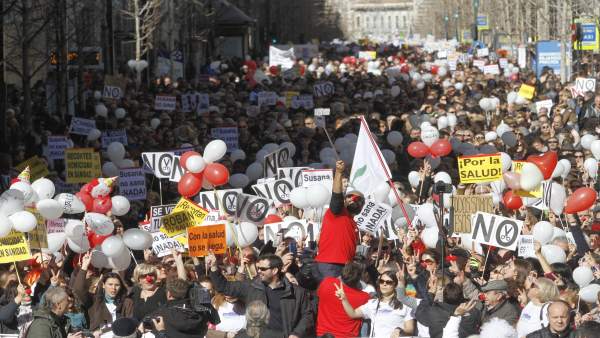 Manifestación por dos hospitales completos en Granada Manifestación por dos hospitales completos en Granada