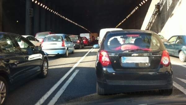 Atasco en la Ronda de Barcelona. Atasco en la Ronda de Barcelona.