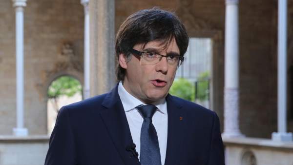 Carles Puigdemont. Carles Puigdemont.