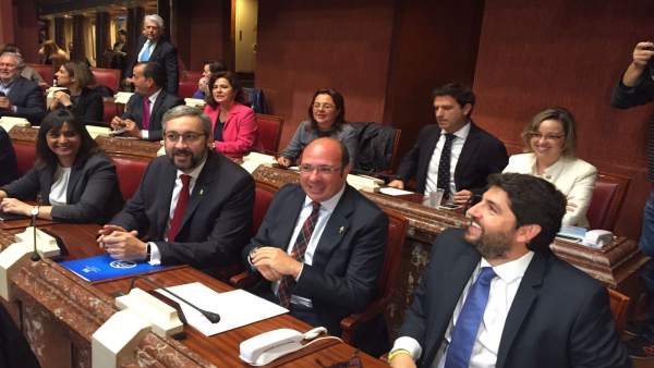 LÓPEZ MIRAS JUNTO A PREDRO ANTONIO SÁNCHEZ ANTES DE INICIAR DEBATE INVESTIDURA LÓPEZ MIRAS JUNTO A PREDRO ANTONIO SÁNCHEZ ANTES DE INICIAR DEBATE INVESTIDURA