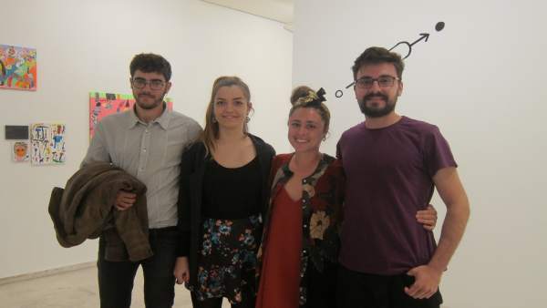 Valladolid. Los comisarios de la muestra IN/OUT junto a los artistas Valladolid. Los comisarios de la muestra IN/OUT junto a los artistas
