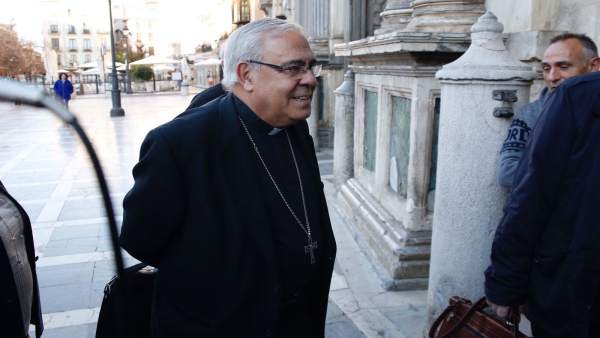 El arzobispo de Granada llega a los juzgados para declarar en el caso Romanones El arzobispo de Granada llega a los juzgados para declarar en el caso Romanones