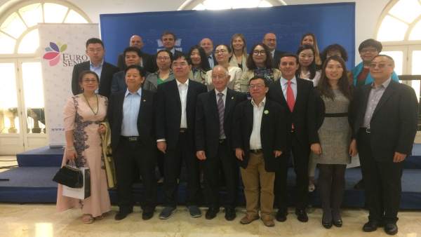 La delegación china se ha interesado por proyectos de turismo de salud. La delegación china se ha interesado por proyectos de turismo de salud.