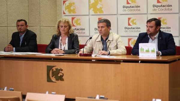 Sánchez (centro), durante la presentación de la jornada Sánchez (centro), durante la presentación de la jornada