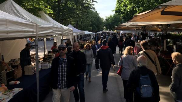 Diada de Sant Jordi 2019 a Rambla Catalunya. Diada de Sant Jordi 2019 a Rambla Catalunya.