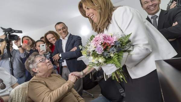 La presidenta de la Junta de Andalucía, Susana Díaz, en Hinojos. La presidenta de la Junta de Andalucía, Susana Díaz, en Hinojos.