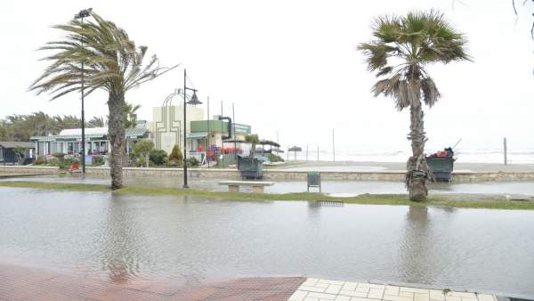 Oleaje temporal viento litoral málaga anegados chiringuitos Oleaje temporal viento litoral málaga anegados chiringuitos
