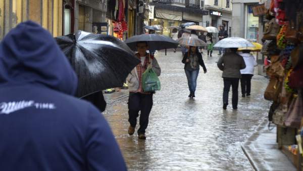 Lluvia, mal tiempo, paraguas Lluvia, mal tiempo, paraguas