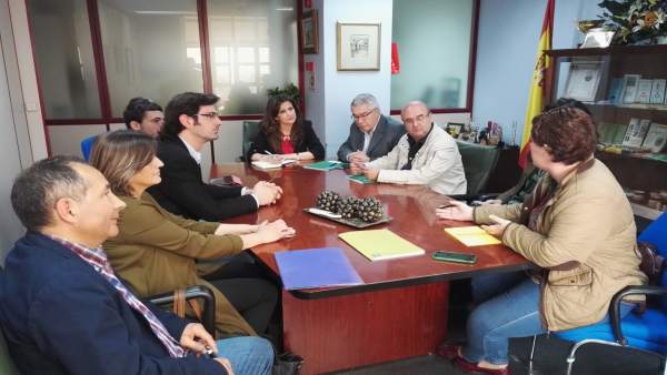 Reunión con las comunidades educativas de los conservatorios y el colegio. Reunión con las comunidades educativas de los conservatorios y el colegio.