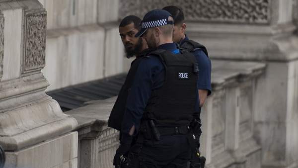Detenido un hombre con varios cuchillos en las inmediaciones de Westminster Detenido un hombre con varios cuchillos en las inmediaciones de Westminster