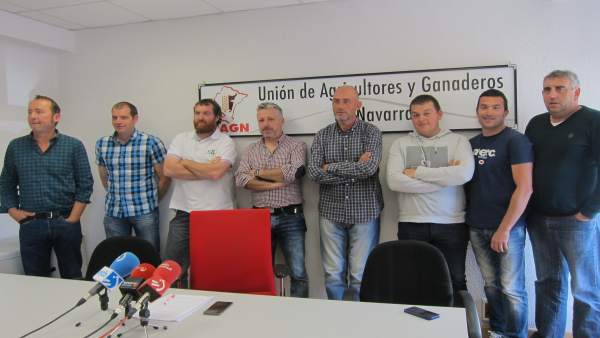 La Junta Permanente de UAGN en la rueda de prensa La Junta Permanente de UAGN en la rueda de prensa