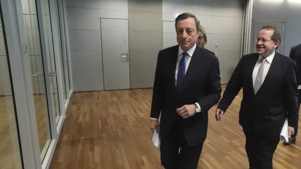 Mario Draghi y Vítor Constancio Mario Draghi y Vítor Constancio