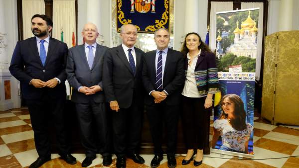 Presentación conexión málaga israel el al alcalde ayuntamineto Presentación conexión málaga israel el al alcalde ayuntamineto