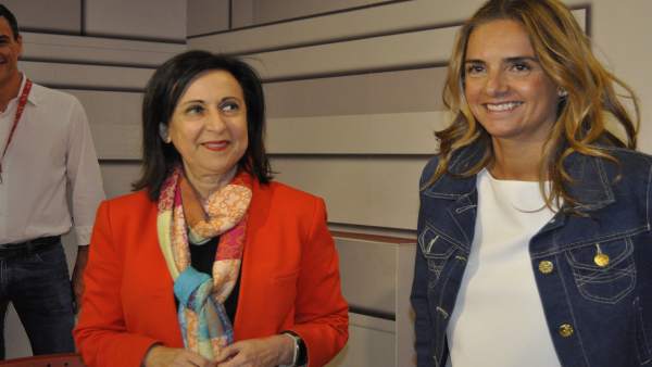 Margarita Robles y Susana Sumelzo, en la sede del PSOE esta tarde Margarita Robles y Susana Sumelzo, en la sede del PSOE esta tarde