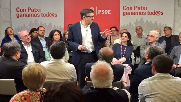 Patxi López presenta en Madrid sus propuestas en materia social Patxi López presenta en Madrid sus propuestas en materia social