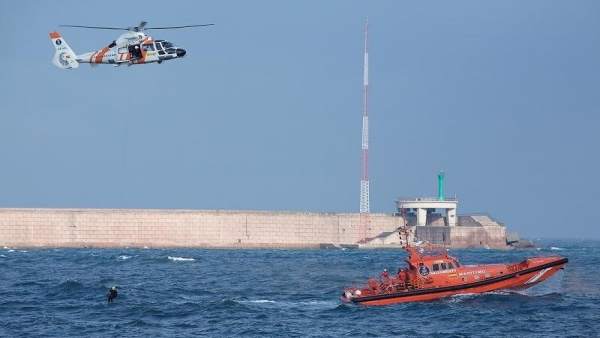 Interceptan inmigrantes en Tarifa (Cádiz) Interceptan inmigrantes en Tarifa (Cádiz)