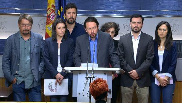 Iglesias impulsa una moción de censura contra Rajoy Iglesias impulsa una moción de censura contra Rajoy