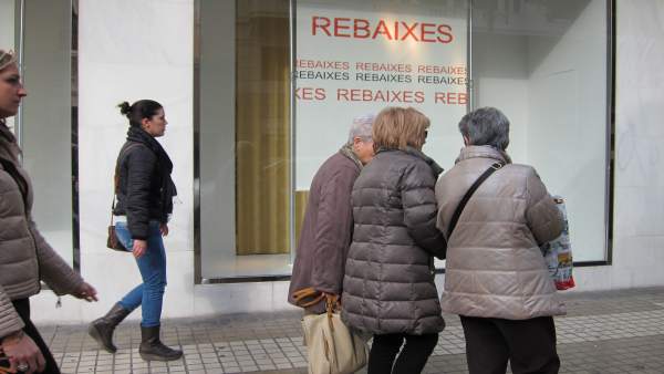 Les vendes del comerç en festius creixen un 6% els primers quatre mesos de 2017, segons Anged Les vendes del comerç en festius creixen un 6% els primers quatre mesos de 2017, segons Anged