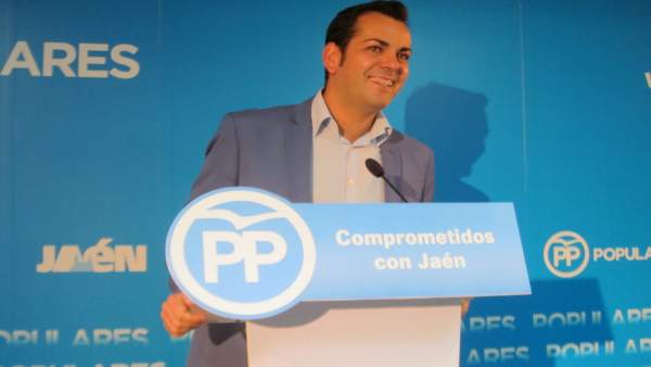 Juan Diego Requena durante la rueda de prensa Juan Diego Requena durante la rueda de prensa