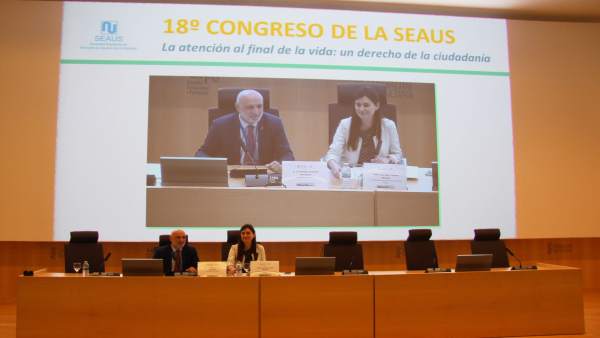 La consellera ha cerrado un congreso sobre atención al final de la vida La consellera ha cerrado un congreso sobre atención al final de la vida