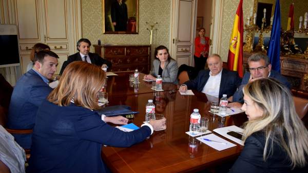 Reunión de 'esMontañas' con comisionada del Gobierno frente al Reto Demográfico Reunión de 'esMontañas' con comisionada del Gobierno frente al Reto Demográfico