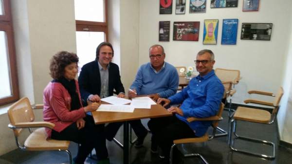 Tres asociaciones de Pollensa firman apoyo alquiler vacacional Aptur Tres asociaciones de Pollensa firman apoyo alquiler vacacional Aptur