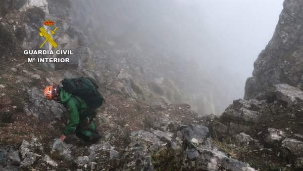 Operativo de rescate del GREIM en Picos de Europa Operativo de rescate del GREIM en Picos de Europa