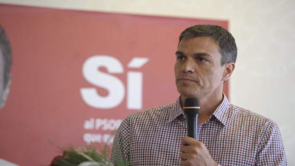 Pedro Sánchez en un encuentro con militantes Pedro Sánchez en un encuentro con militantes