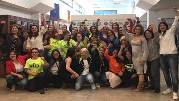 Las estibadoras se han reunido en un local de València Las estibadoras se han reunido en un local de València
