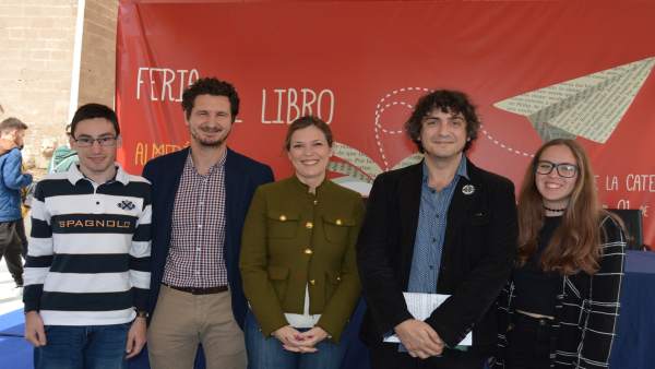 Ganadores del certamen de microrrelatos en la Feria del Libro de Almería Ganadores del certamen de microrrelatos en la Feria del Libro de Almería