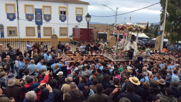 Procesión de la Virgen de la Cabeza en Andújar (Jaén) Procesión de la Virgen de la Cabeza en Andújar (Jaén)
