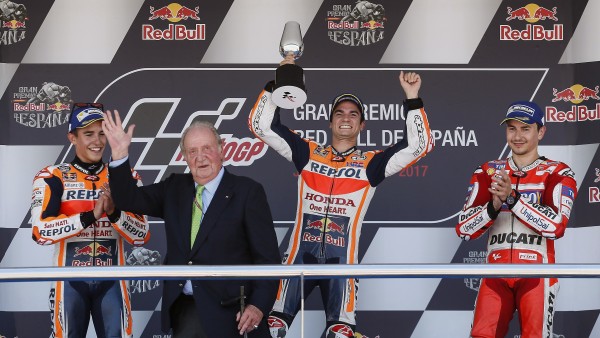 Pedrosa, Márquez, Lorenzo y el rey Pedrosa, Márquez, Lorenzo y el rey