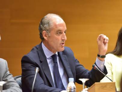 Camps en la comparecencia en las Corts por Ciegsa