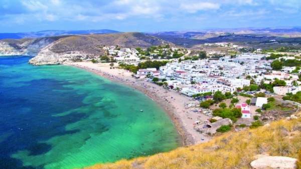 Agua Amarga es una de las playas de Níjar que onderán la Bandera Azul. Agua Amarga es una de las playas de Níjar que onderán la Bandera Azul.