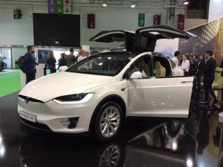 Tesla presenta el Model X