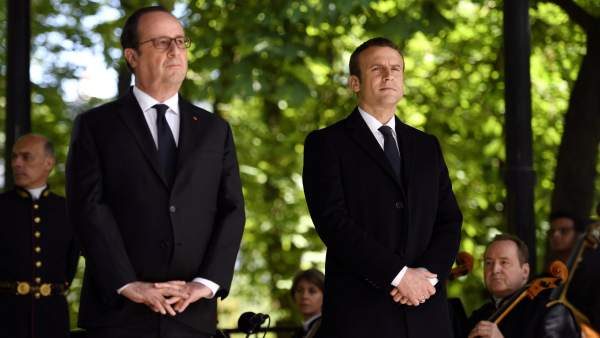Hollande y Macron en la conmemoración de la abolición de la esclavitud Hollande y Macron en la conmemoración de la abolición de la esclavitud