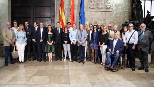El Consell impulsa un pla de xoc de 229 milions en tres anys per a majors de 30 anys El Consell impulsa un pla de xoc de 229 milions en tres anys per a majors de 30 anys